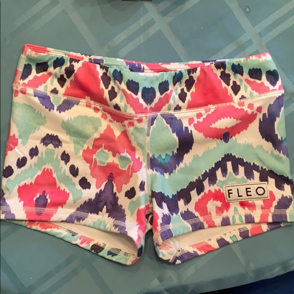 Fleo 3.25 size medium shorts